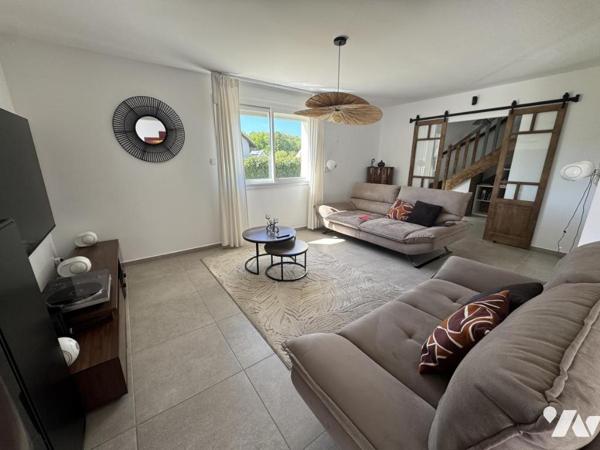 Maison de 142m², avec chambre et salle d'eau au rez-de-chaussée, belle pièce de vie
