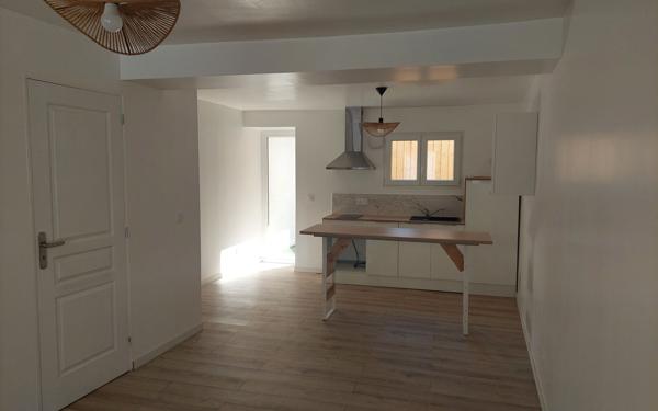 Maison à louer    3 pièces •  Lunel-Viel