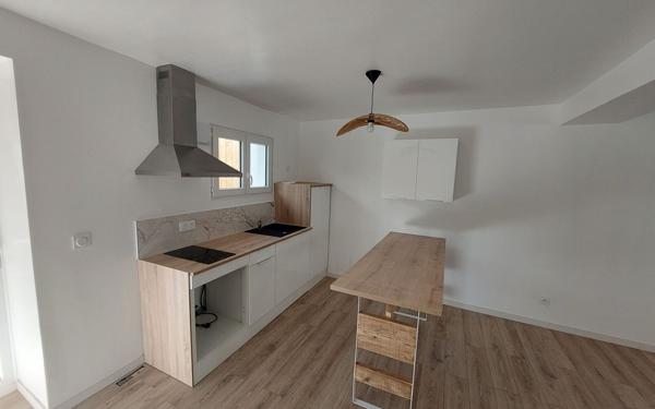 Maison à louer    3 pièces •  Lunel-Viel