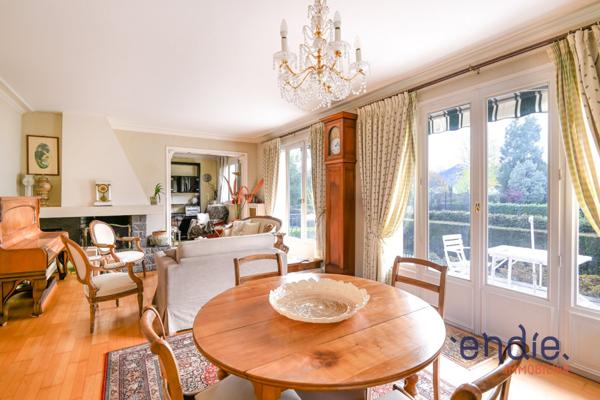 CAEN – Maison familiale avec sous-sol complet et beau potentiel
