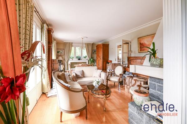 CAEN – Maison familiale avec sous-sol complet et beau potentiel