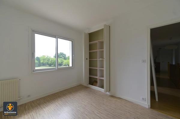 Vente Maison 7 pièces 236 m2 à Beauvoir-sur-Niort