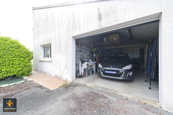 Vente Maison 7 pièces 236 m2 à Beauvoir-sur-Niort