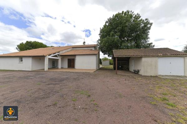 Vente Maison 7 pièces 236 m2 à Beauvoir-sur-Niort