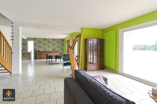 Vente Maison 7 pièces 236 m2 à Beauvoir-sur-Niort