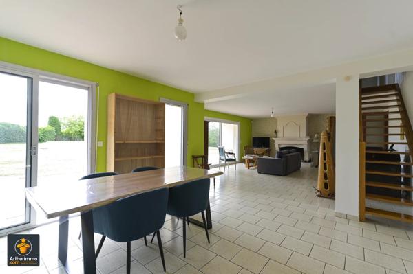 Vente Maison 7 pièces 236 m2 à Beauvoir-sur-Niort