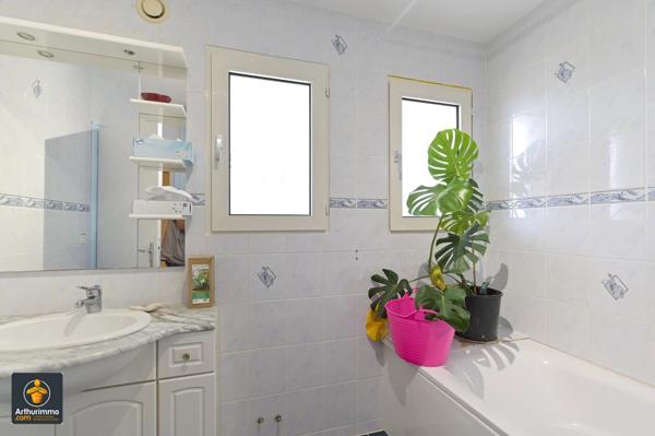 Vente Maison 7 pièces 236 m2 à Beauvoir-sur-Niort