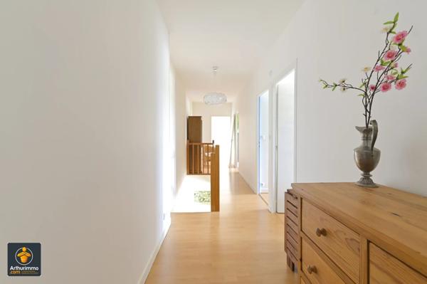 Vente Maison 7 pièces 236 m2 à Beauvoir-sur-Niort