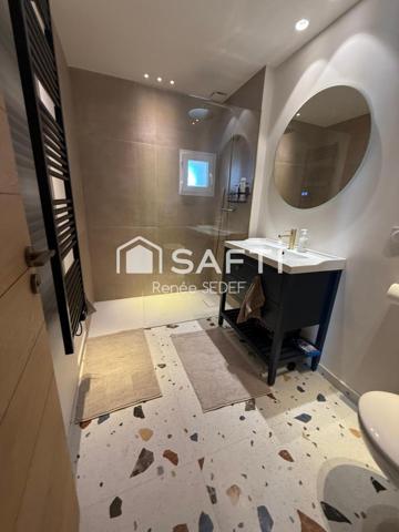 A vendre appartement, duplex , terrasse, parking, dans le petit village de cros de cagnes