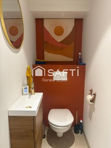 A vendre appartement, duplex , terrasse, parking, dans le petit village de cros de cagnes