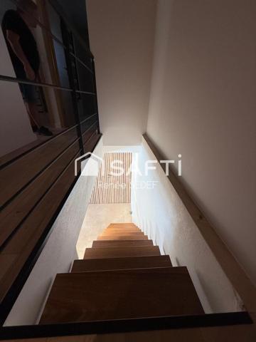 A vendre appartement, duplex , terrasse, parking, dans le petit village de cros de cagnes