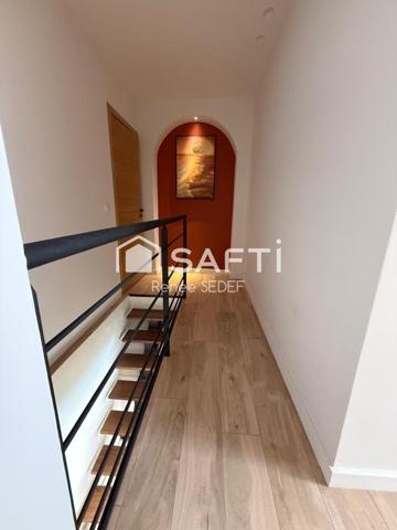 A vendre appartement, duplex , terrasse, parking, dans le petit village de cros de cagnes