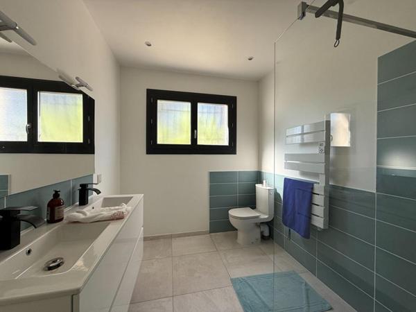 Exclusivité Villa d'architecte avec piscine et grand parc arboré