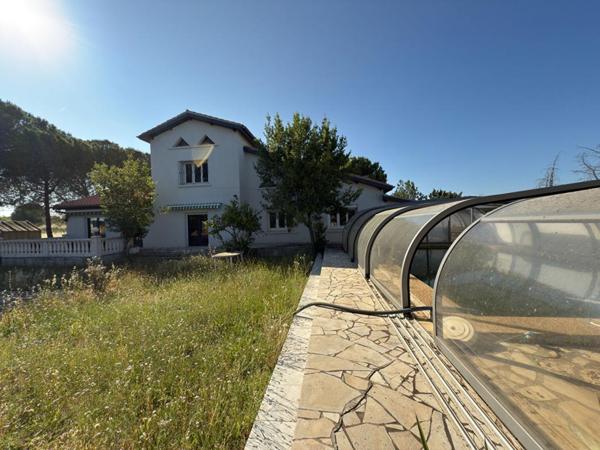 Exclusivité Villa d'architecte avec piscine et grand parc arboré