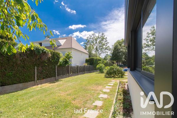 Maison à vendre 4 pièces 79 m² Le Mesnil-Saint-Denis