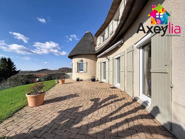 Feurs (42110) A VENDRE - SECTEUR FEURS - MAISON DE CHARME AVEC VUE PANORAMIQUE, GRAND TERRAIN ET PISCINE