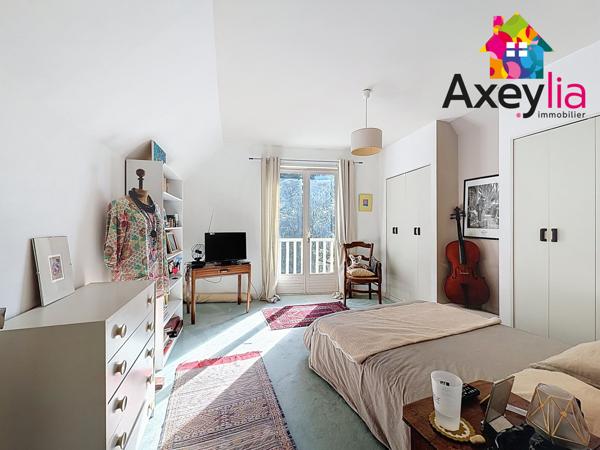 Feurs (42110) A VENDRE - SECTEUR FEURS - MAISON DE CHARME AVEC VUE PANORAMIQUE, GRAND TERRAIN ET PISCINE