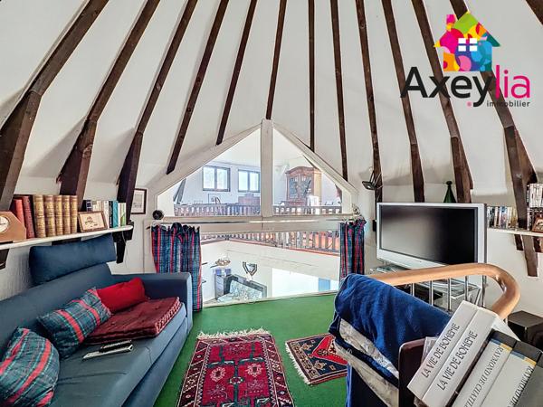 Feurs (42110) A VENDRE - SECTEUR FEURS - MAISON DE CHARME AVEC VUE PANORAMIQUE, GRAND TERRAIN ET PISCINE