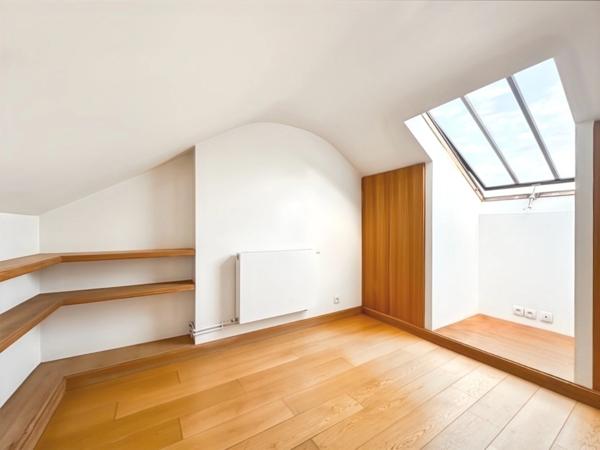 A vendre Colombes (92) , Maison familiale 1930, 7 pièces, proche centre-ville