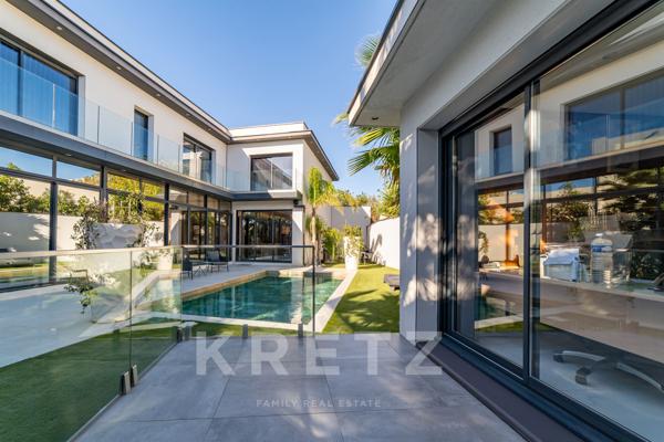 Villa contemporaine en bord de mer