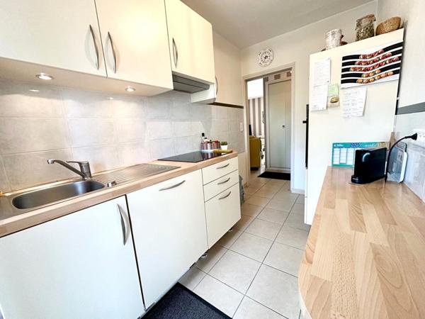 APPARTEMENT T4  - 1er étage  - Double Garage + 2 Caves privatives