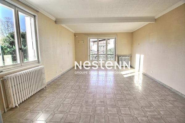 SAINT-FONS - MAISON INDIVIDUELLE - JARDIN - GARAGE - SECTEUR CLOCHETTE - PROCHE ECOLE -TRAMWAYS