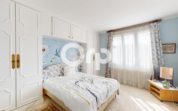 Maison à vendre    7 pièces • 198 m2 Bron