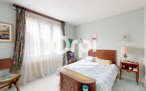 Maison à vendre    7 pièces • 198 m2 Bron