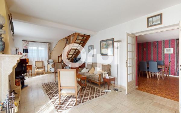 Maison à vendre    7 pièces • 198 m2 Bron