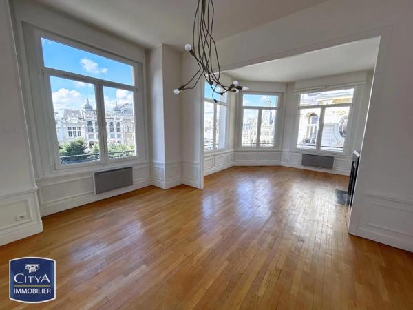 Appartement à louer 2 pièces 52.13m² Saint-Quentin (02100)