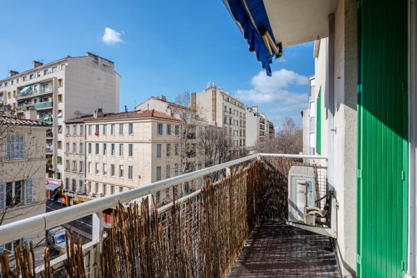 *Sous offre acceptée* St Charles 13001 Appartement T3 avec balcons