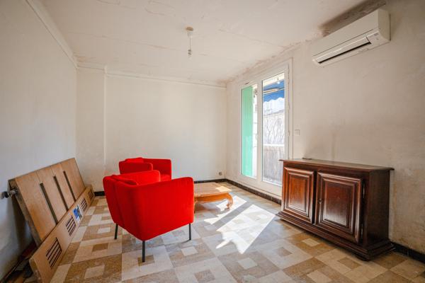 *Sous offre acceptée* St Charles 13001 Appartement T3 avec balcons