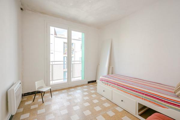 *Sous offre acceptée* St Charles 13001 Appartement T3 avec balcons