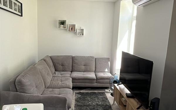 Immeuble à vendre    7 pièces •  Pont-Saint-Esprit