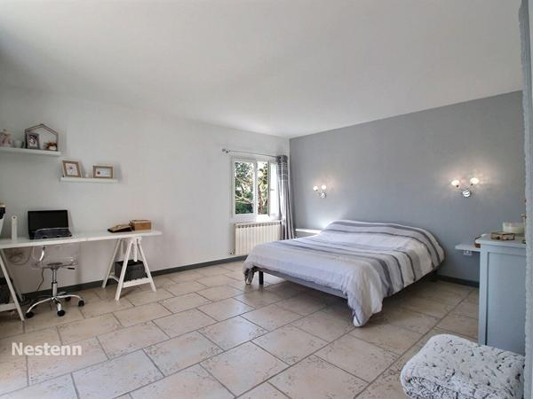 Maison Entraigues Sur La Sorgue 4 pièce(s) 201.50 m2 terrain constructible