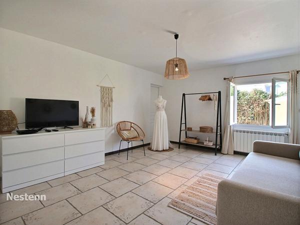 Maison Entraigues Sur La Sorgue 4 pièce(s) 201.50 m2 terrain constructible