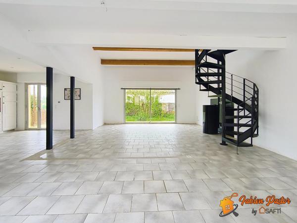 Maison plain-pied 5 pièces 140 m² + garage