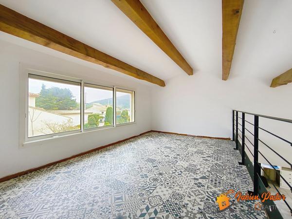 Maison plain-pied 5 pièces 140 m² + garage