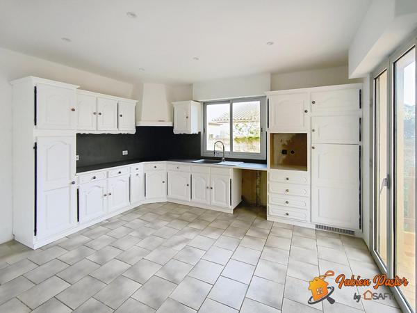 Maison plain-pied 5 pièces 140 m² + garage