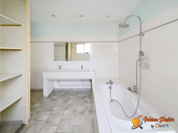 Maison plain-pied 5 pièces 140 m² + garage