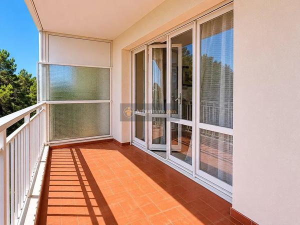Vente                                                      Appartement
                        
                     2 pièces                      55 m2                     à Saint-Raphaël