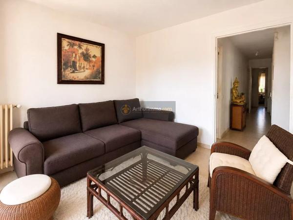 Vente                                                      Appartement
                        
                     2 pièces                      55 m2                     à Saint-Raphaël
