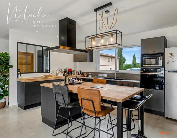 Une maison récente, moderne et parfaitement pensée pour une vie familiale confortable.