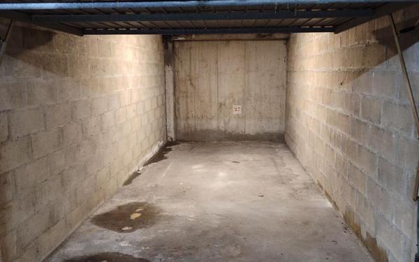 Stationnement à louer    Compiègne