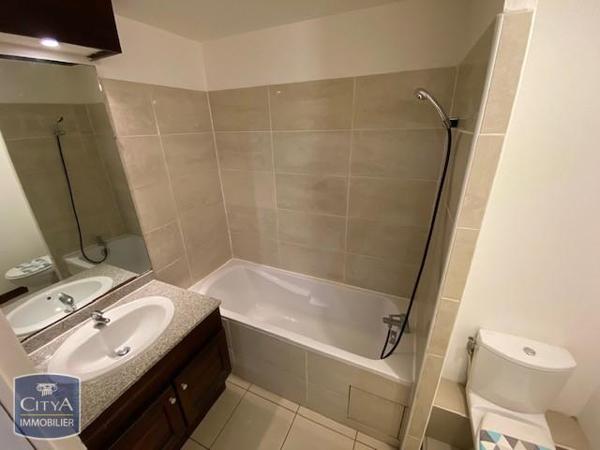 Appartement à louer 2 pièces 34.64m² La Possession (97419)