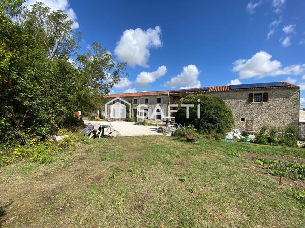 Belle longère rénovée 7ch , dépendances