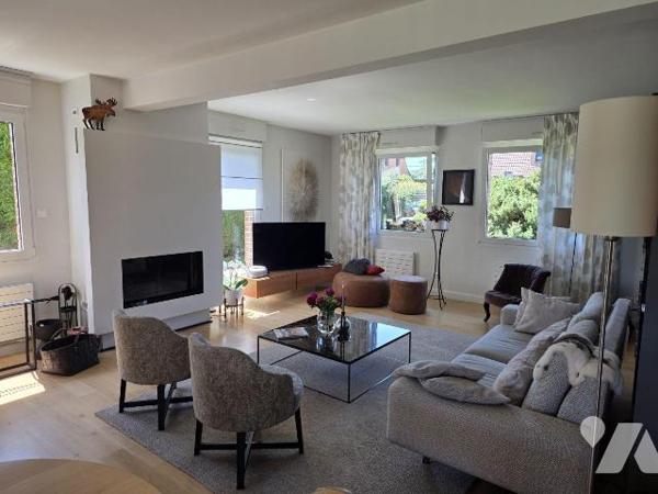 Superbe maison d'architecte individuelle à vendre à HAZEBROUCK, à deux pas de la grand 'place -...