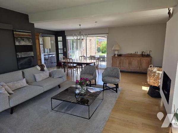 Superbe maison d'architecte individuelle à vendre à HAZEBROUCK, à deux pas de la grand 'place -...