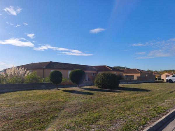 VILLA INDEPENDANTE 230 M2 , AVEC TERRASSE ET PISCINE