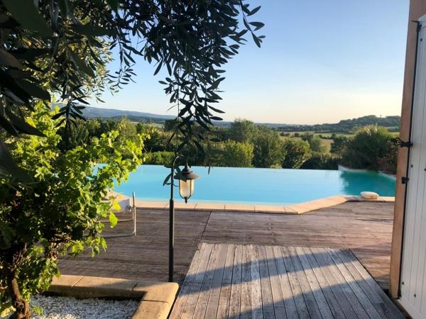 VILLA INDEPENDANTE 230 M2 , AVEC TERRASSE ET PISCINE